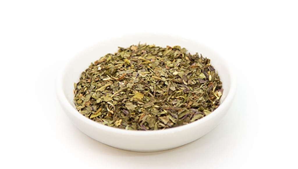 loose rtny organic peppermint c/s in a white bowl