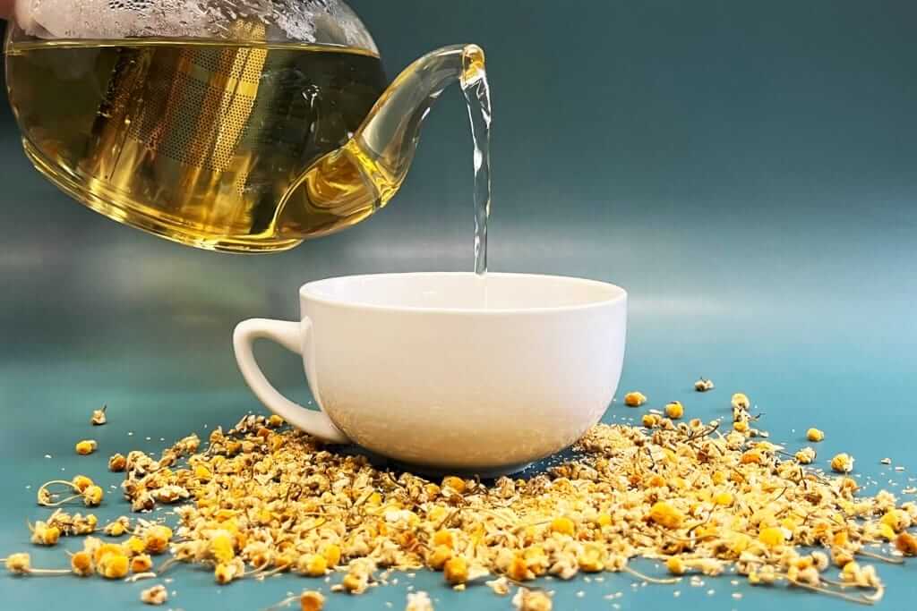 intro image for teas without caffeine
