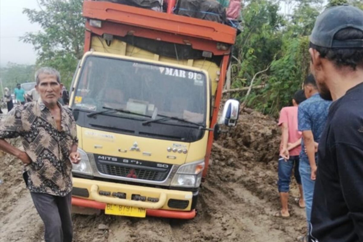 Relief efforts in coffee growing regions in Aceh, Sumatra.